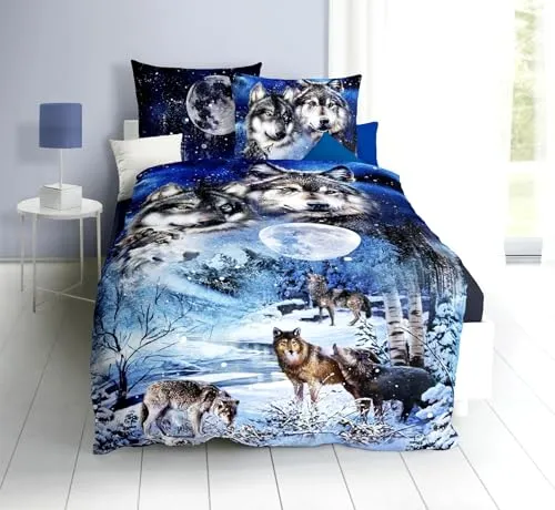 JACK by Kaeppel Mako Satin Bettwäsche 135x200cm - Wolf Nights Saphir Blau - Bettwäsche-Set aus 100% Baumwolle, Mako-Satin, mit digitalem Wolf-Motiv, hautsympathisch und pflegeleicht, ideal für einen erholsamen Schlaf.