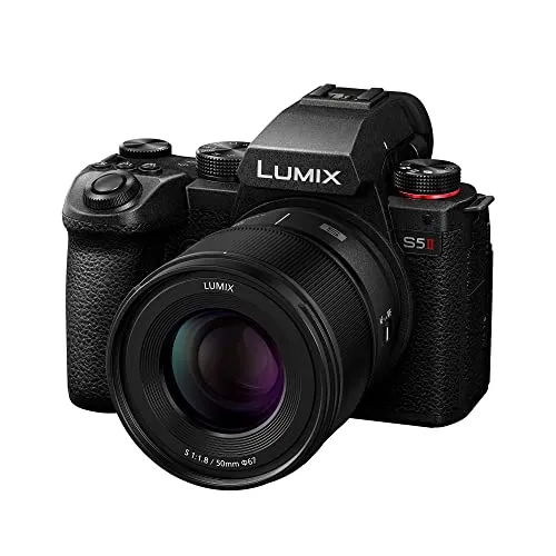 Panasonic Lumix DC-S5 II, Spiegellose Vollformatkamera - Spiegelreflex- & Systemkameras, bietet unbegrenzte 6K Videoaufnahmezeit und herausragende Bildqualität dank Dual Native ISO für perfekte Aufnahmen bei jedem Licht.