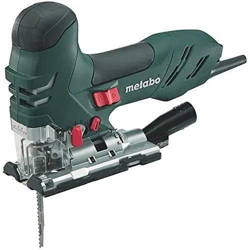 Metabo Stichsäge STE 140 Plus im Koffer - Präzise Stichsäge für Weichholz bis 140 mm, mit Softgrip, LED-Arbeitslicht und VTC-Technologie für konstante Hubzahlen. Ideal für Handwerker, die Wert auf Komfort und Sicherheit legen.