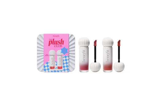 Benefit The Plush Club Duo Lippenfarbe - Lippenstifte Set mit 2 feuchtigkeitsspendenden Tönen, die langanhaltende, leuchtende Farbe und ein seidig-mattes Finish für verführerische Lippen bieten.