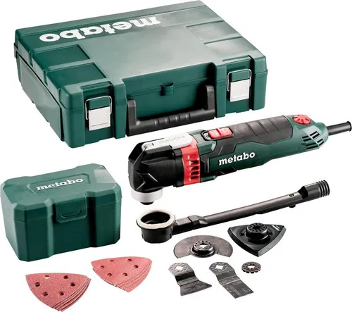 Metabo Multifunktionswerkzeug MT 400 QUICK SET - Multifunktionswerkzeug mit 400 W Leistung, ideal für Innenausbau. Ausgestattet mit Schnellwechselmechanismus und umfangreichem Zubehörset für Sägen, Schleifen und mehr.