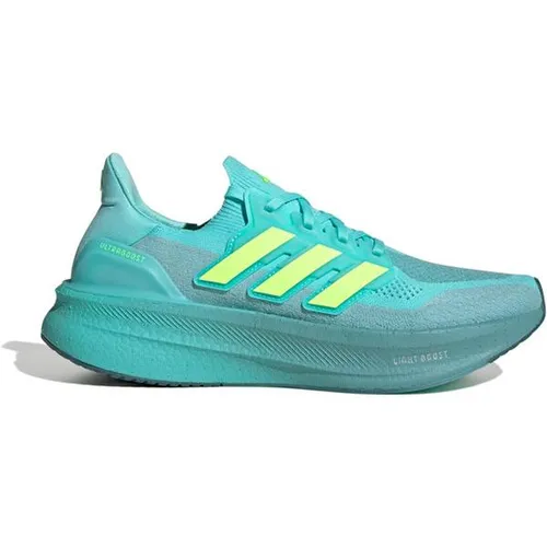 ADIDAS Herren Laufschuhe Ultraboost 5 - Erlebe mit dem Ultraboost 5 ein neues Laufgefühl. Der Schuh bietet optimale Passform, Dämpfung und hohen Komfort – ideal für dein Training. Mit innovativer Technologie und strapazierfähiger Außensohle für besseren Halt.