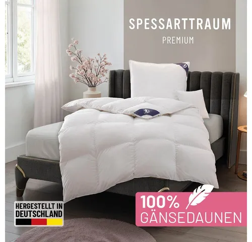 Gänsedaunenbettdecke SPESSARTTRAUM Premium**** – Hochwertige Kassettenbettdecke - Erleben Sie luxuriösen Schlafkomfort mit unserer Premium Gänsedaunenbettdecke SPESSARTTRAUM. Hergestellt in Deutschland, bietet sie optimale Wärmeisolierung und ein angenehmes Schlafklima. Ideal für jede Jahreszeit!