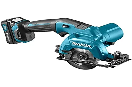 Makita Kreissäge 10.8V 85Mm 2 X 2.0Ah Li-Ion HS301DSAE - Kompakte 10.8V Handkreissäge für präzise Längs-, Quer- und Gehrungsschnitte in Holz. Mit 25,5 mm Schnitttiefe und Ausblasfunktion für eine saubere Sicht auf die Schnittlinie.