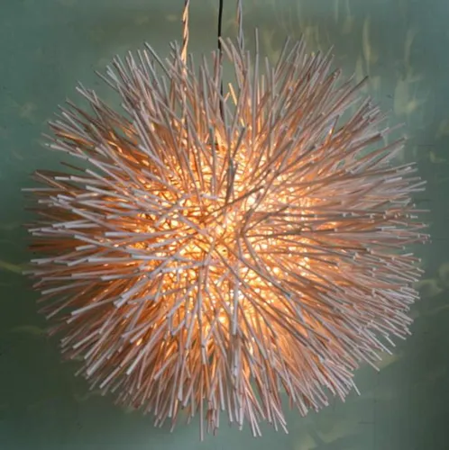 Deckenlampe Rattan - Modell Fugu - Deckenlampe aus fair gehandelt Rattan, ideal für ein gemütliches Wohnzimmer, Größe: 50x50x50 cm, stilvolles Ethno-Design