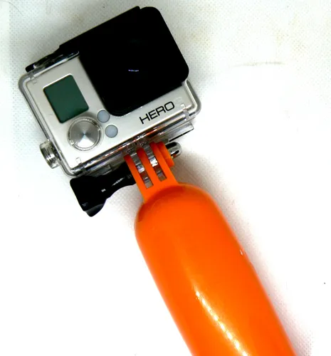 GoPro HERO3 Silver Edition Actionkamera + wasserdichte Hülle + Griff Posten