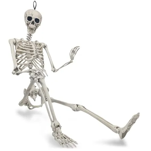 com-four® 160cm Deko-Skelett für Halloween - XXL-Gerippe aus Kunststoff zum Hängen - lebensgroßes Knochengerüst mit Grusel-Faktor für Halloween, Fasching, Mottopartys (XXXL - 1 Stück - 160cm)
