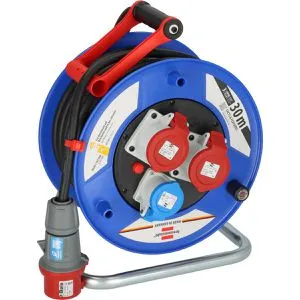 Brennenstuhl Kabeltrommel Garant CEE 30m für außen IP44 - Kabeltrommel für Baustellen, spritzwassergeschützt (IP44) mit 2x CEE 400V und 1x CEE 230V Anschlüssen. Robustes H07RN-F Gummikabel, ideal für den Außeneinsatz.
