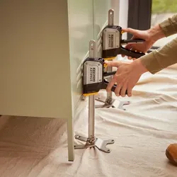 Stanley Fatmax TradeLift Einhand Montagewerkzeug mit 150 kg Hubkraft - Effizientes Einhand-Montagewerkzeug für professionelle Anwendungen. Mit 150 kg Hubkraft und ergonomischer Bedienung ideal für Küchenmontage, Trockenbau und mehr. Präzise Feinjustierung für müheloses Arbeiten.