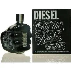 Diesel Only The Brave Tattoo Eau de Toilette 125ml - Herrenduft mit maskulinen Noten von Apfel, Pfeffer und Tabak. Der einzigartige Flakon in Form einer geballten Faust symbolisiert Stärke und Selbstvertrauen – ideal für den modernen Mann.