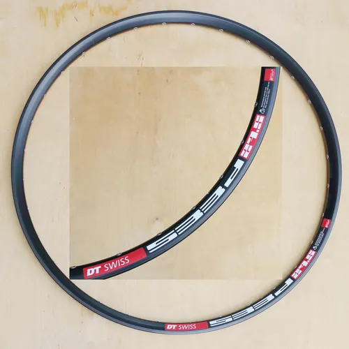 DT Swiss Felge 533D - Fahrrad-Laufräder, extrem widerstandsfähig und präzise gefertigt, ideal für anspruchsvolle Trails und Enduro-Fahrten.