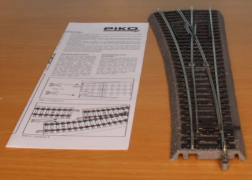 Piko 55420, - Spur H0 Maßstab 1:87 - Piko A-Gleis Weiche Links mit Bettung
