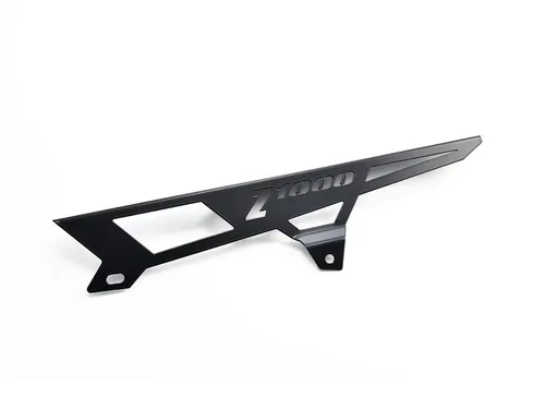Kawasaki Z1000 BJ 2007-09 Kettenschutz Logo schwarz - Schutzvorrichtung aus gebürstetem Edelstahl, pulverbeschichtet für Langlebigkeit und Schutz der Kette. Ideal für Kawasaki-Fans und Motorradzubehör-Liebhaber.