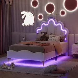 Flieks Polsterbett 90x200cm mit LED und Kronen-Kopfteil - Stylisches Kinderbett mit einem kronenförmigen Kopfteil und farbwechselnden LED-Lichtern für die perfekte Schlafatmosphäre. Ideal für Kinder und Jugendliche, stabil und leicht zu reinigen.