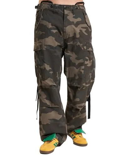 Brandit US Ranger Pants 5XL - Woodland - Wanderhose im US Ranger Stil, mit verstellbarem Bund und sieben Gürtelschlaufen. Ideal für Freizeit oder Arbeit, bietet großen Stauraum durch Cargo-Taschen.