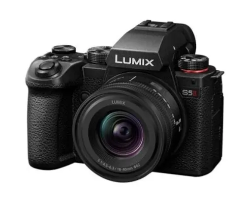 Panasonic DC-S5M2NE LUMIX DC-S5M2 Kamera mit S-R1840E 18-40mm Objektiv - Spiegelreflex- & Systemkamera mit 24,2 MP Vollformatsensor, 4K 60P und 6K 30P Videoaufzeichnung, Active I.S. für optimale Stabilität und robustem Gehäuse für alle Bedingungen.