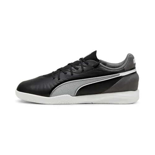 PUMA King Match IT Kinder schwarz 34 - Hallenschuhe für Kinder mit weichem Synthetik-Obermaterial und abriebfester Gummilaufsohle für optimale Ballkontrolle und Bewegungsfreiheit beim Hallentraining.