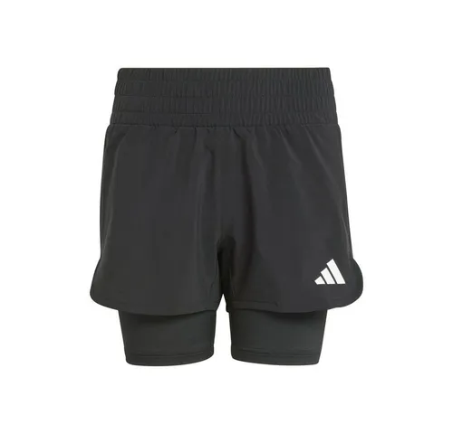 ADIDAS Kinder Shorts All Sports Pacer NXT 2-in-1 - Sportliche 2-in-1-Shorts für Kinder, mit integrierten Stretchleggings und CLIMACOOL-Technologie für optimalen Komfort und Atmungsaktivität. Hergestellt aus mindestens 70 % recycelten Materialien, um die Umwelt zu schonen.