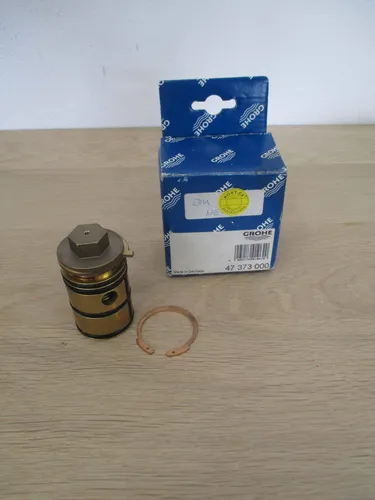 Grohe Thermostat Kompaktkartusche Nr. 47373000 - Ersatzteil für Mischbatterien, sorgt für präzise Temperaturregelung und hohe Langlebigkeit, hergestellt in Deutschland.