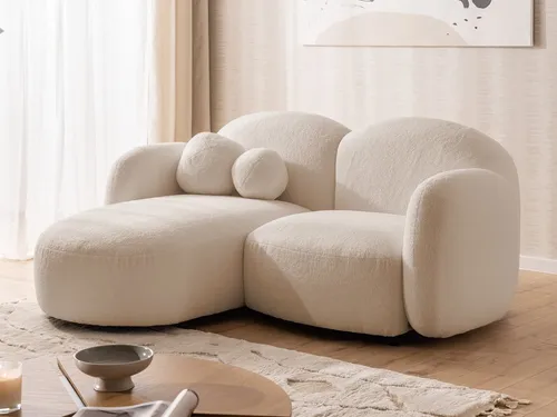 S-Style Möbel Ecksofa Nuvola – Elegantes Bouclé-Stoff Sofa mit hohem Sitzkomfort - Das Ecksofa Nuvola vereint modernes Design mit außergewöhnlichem Komfort. Ideal für kleine Räume, bietet es Platz für bis zu drei Personen und kommt mit zwei dekorativen Kissen. Genießen Sie stilvolle Akzente und angenehme Sitzqualität.