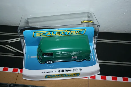 Scalextric 1:32 C4303 Volkswagen Bus T1b Transporter Panel Van 