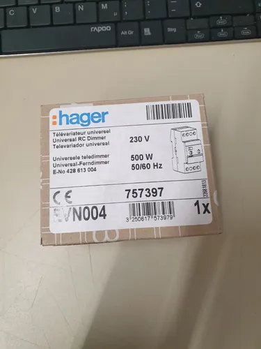 Hager Ferndimmer EVN004 500W Universal Komfort - Dimmschalter für LED & Halogen, mit intelligenter Memory-Funktion und energiesparendem Standby-Betrieb – perfekt für individuelles Lichtmanagement in Wohnräumen und Büros.