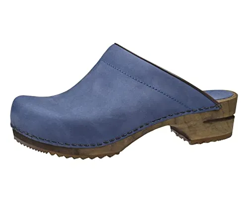 Sanita Chrissy offener Clog - Handgemachte Leder-Holzclogs für Damen in Taube Blau - Clogs für Damen: Hochwertige handgemachte Clogs mit nachhaltiger Sohle aus Naturholz und flexiblem Gummi für maximalen Komfort und antibakterielle Eigenschaften.
