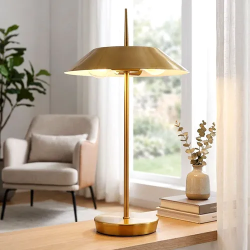 Stilvolle Tischlampe in Messingfarben