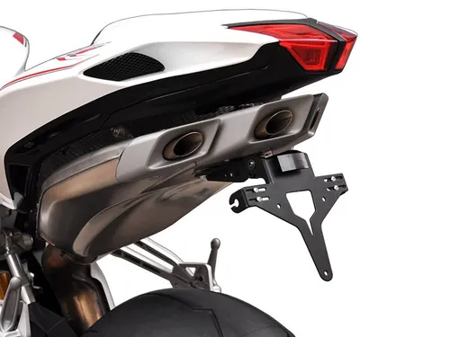 ZIEGER Kennzeichenhalter für MV Agusta F4 1000 (2014-2018) und F4 1000 R (2014) - Sportlicher ZIEGER Kennzeichenhalter für MV Agusta F4 1000 und F4 1000 R. Langlebige, schwarz pulverbeschichtete Oberfläche und stufenlos verstellbare Blinkerhalter sorgen für optimale Anpassung und robusten Einsatz. Ideal für sportliche Ausfahrten.