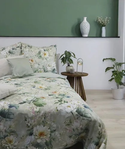 fleuresse Mako-Satin Bettwäsche 135x200 Rosen Blüten - Hochwertige 2-teilige Wendebettwäsche aus 100% merzerisierter Baumwolle, mit elegantem Seidenfinish. Waschbar bis 60°C, trocknergeeignet - ideal für angenehme Nächte.