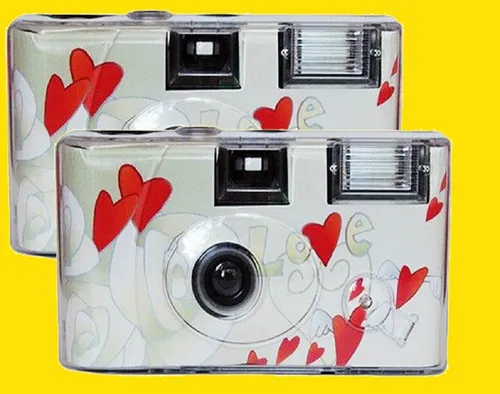 Photo Porst 2x Einwegkamera fliegende Herzen - Einwegkamera für Hochzeiten und Partys, einfach zu bedienen mit 2 x 27 Aufnahmen und ISO 400, ideal für unvergessliche Momente bis 10.2025.