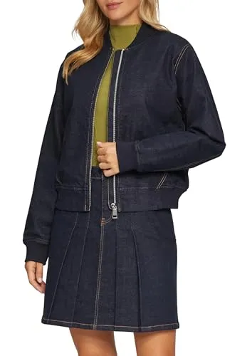 s.Oliver Wattierte Bomberjacke aus Denim im Relaxed Fit - Stylische Bomberjacke aus hochwertigem Denim mit hohem Kragen und langen Ärmeln. Perfekt für einen lässigen Look und ideal für die Übergangszeit.