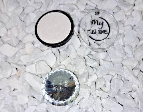 Essence Eyeshadow Lidschatten Farbe 13 snowflake Schimmernd 1,7g cat eyes