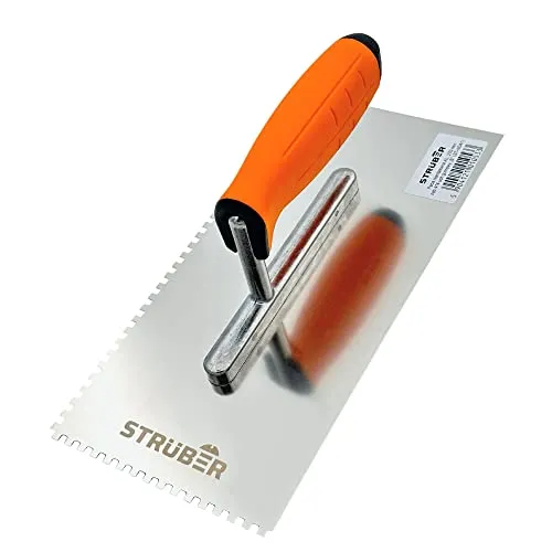 STRÜBER Zahnkelle 4mm (270 x 130 mm/Zahnung 4x4mm) - Profi Zahnglättekelle aus rostfreiem Edelstahl - Premium Glättekelle mit Softgriff - Zahnspachtel zum Verlegen von Fliesen - Made in EU