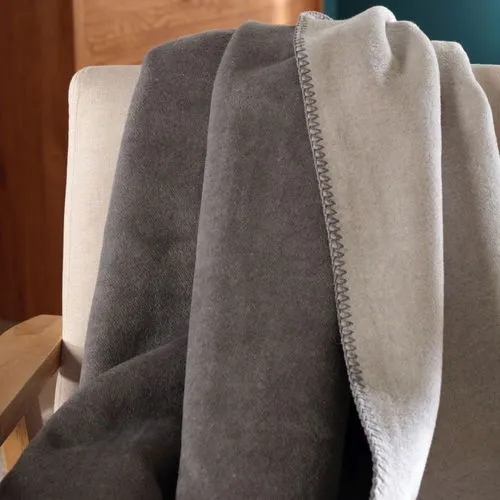 Biederlack Wohndecke Doubleface mit Zierstich, graphit/rauch - Bettdecken aus 58% Baumwolle, 35% Polyacryl und 7% Polyester, OEKO-TEX® zertifiziert. Hochwertige Kuscheldecke für ein gemütliches Zuhause, Made in Germany.