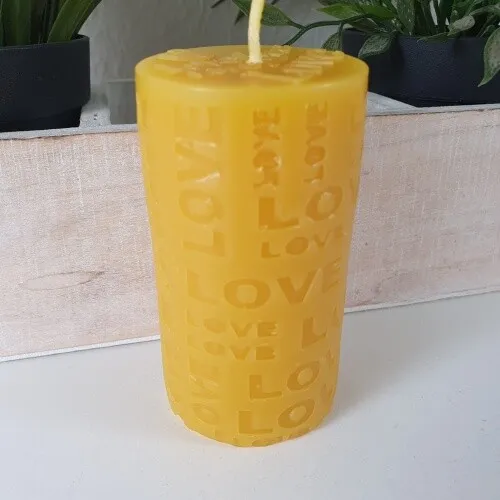 Bienenwachskerze Stumpenkerze Love 9 cm - Bienenwachs Liebe