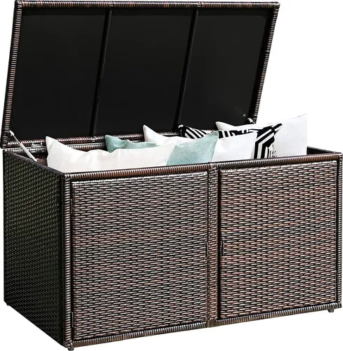 GOPLUS 335L Polyrattan Auflagenbox – Kissenbox für Garten, Balkon und Terrasse (Braun) - Geräumige Aufbewahrungsbox mit 335 L Stauraum, zwei Ablagen und einfacher Zugänglichkeit durch Deckel und Tür. Ideal für den Außenbereich, wetterfest und langlebig.