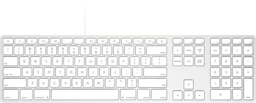 Matias USB Tastatur US-Englisch, QWERTY, Mac Silber - Elegantes Design mit USB-C Adapter - Tastaturen & Keypads - Die Matias Wired Aluminium-Tastatur vereint elegantes Design mit einem komfortablen Tippgefühl und bietet einen praktischen USB-C Adapter für moderne Macs.