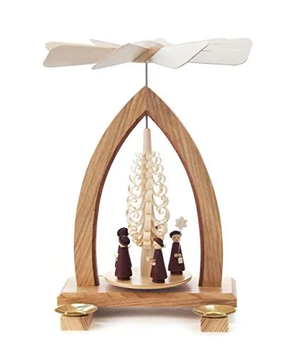 DREGENO Pyramide natur mit Kurrende – 25 cm Weihnachtsdekoration - Erzgebirgische Handarbeit, 25 cm hohe Pyramide mit Kurrende und Baum, ideal für stimmungsvolle Weihnachtsdekoration und Kerzen bis 14mm Durchmesser.