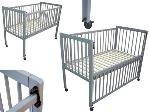 Micoland Kinderbett 2in1 120x60cm grau - Babybett und Beistellbett aus massivem Kiefernholz, höhenverstellbar und sicher nach EU-Normen, ideal für ein gemütliches Schlafumfeld.