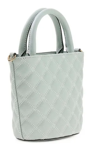 Guess Mini Tote Umhängetasche in Light Sage - Elegante Umhängetasche aus hochwertigem Polyurethan mit verstellbarem Schulterriemen. Ideal für den Alltag, bietet sie genügend Platz für Essentials und besticht durch ihr stilvolles Design.