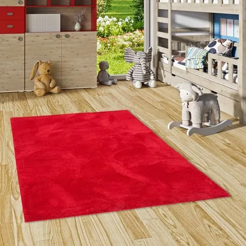 Pergamon Super Soft Kinder Hochflor Teppich Silky Kids Rot - Teppich für Kinderzimmer, rutschfest und pflegeleicht, ideal für lebhafte Räume und sorgt für Sicherheit beim Spielen.