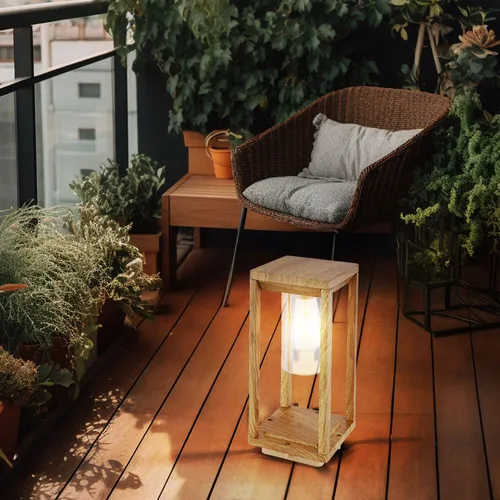 Wetterfeste LED Außenleuchte in Holzoptik - Lampen für Garten und Terrasse, stilvolle Sockelleuchte in Holzoptik, energieeffizient mit 720 Lumen, ideal für stimmungsvolle Beleuchtung im Außenbereich.
