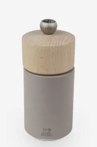 PEUGEOT Salzmühle BOREAL 12cm - Zirkonia-Mahlwerk in Kieselgrau - Elegante Salzmühle aus Buchenholz mit hochpräzisem Zirkonia-Mahlwerk, einstellbarem Mahlgrad und 25 Jahren Garantie. Ideal für stilvolle Tischsets.