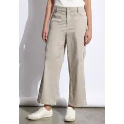 Street One Studio Damen F378704 Straight Leg Hose, Moonstone Sand - Damen-Hosen im Casual Fit mit High Waist und Straight Legs, komfortabler Baumwollmix mit Stretch für optimale Bewegungsfreiheit.