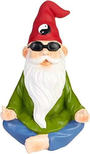 BRUBAKER Gartenzwerg Mittelfinger Meditation - Cooler Yin und Yang Zwerg meditiert - Gartenfigur Lustig - Dekoration Wetterfest für Garten Campingplatz - Gartendeko für außen - 20 cm groß