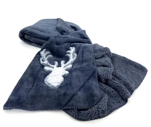 heimtexland ® Kuscheldecke Hirsch Fell Imitat in grau von Heimtexland