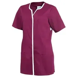 Leiber Damen Kasack beere/weiß 08/1337/6401 - Stylischer Damen Kasack in Beere/Weiß, aus atmungsaktivem und leichtem Piqué-Gewebe. Ideal für den beruflichen Einsatz mit praktischen Taschen und pflegeleichter Industriewäsche-Eignung.