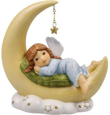 Goebel Nina & Marco Engel im Mond 11 cm - Nussknacker: Kuscheliger Engel aus Keramik, ideal als liebevolles Geschenk oder zur Dekoration in der Weihnachtszeit.