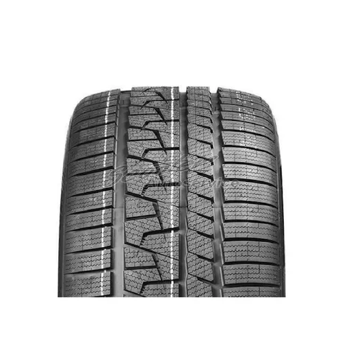 Royal Black 235/55 R17 Winterreifen UHP 3PMSF XL - Winterreifen für PKWs mit exzellenter Eisgriffigkeit und 3PMSF-Zertifizierung für optimale Sicherheit bei winterlichen Bedingungen.